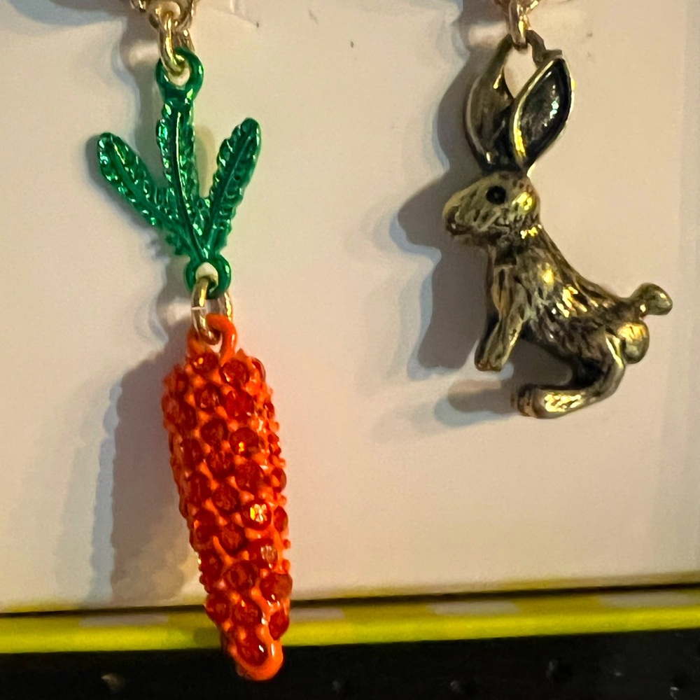New Betsey Johnson Bunny Carrot Mismatch Earrings - Picture 8 of 11